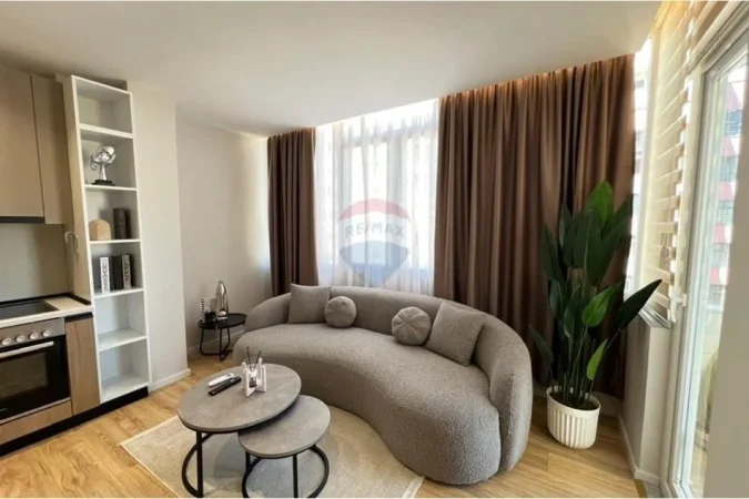 Tirane, jepet me qera apartament 1+1 Kati 7, 65 m² 700 € (Rruga Sali Butka)