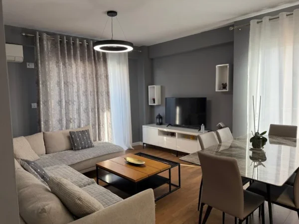 Tirane, jepet me qera apartament 2+1 Kati 4, 85 m² 800 € (Jordan Misja)