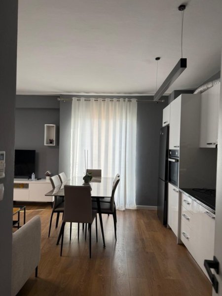 Tirane, jepet me qera apartament 2+1 Kati 4, 85 m² 800 € (Jordan Misja)