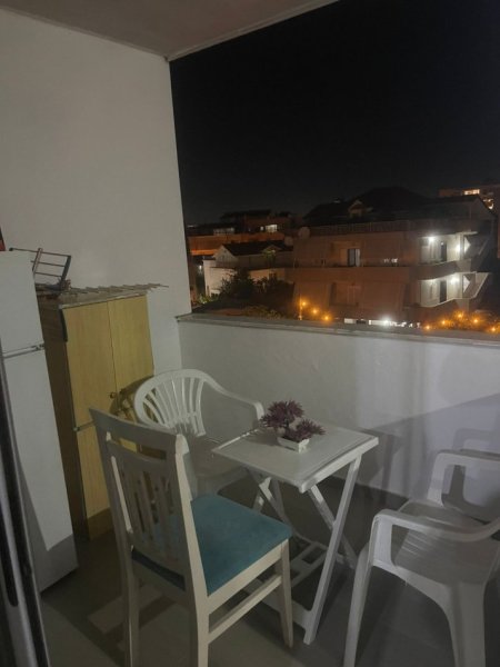 Tirane, jepet me qera apartament 2+1+Ballkon Kati 2, 95 m² 600 € (Komuna e Parisit (Crystal Center))