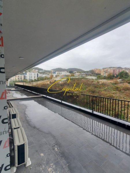 Tirane, jepet me qera apartament 2+1 Kati 1, 170 m² 1.300 € (LIQENI I THATE)