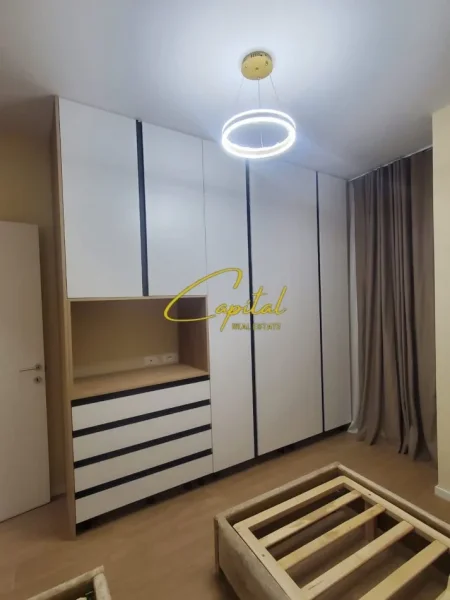 Tirane, jepet me qera apartament 2+1 Kati 1, 170 m² 1.300 € (LIQENI I THATE)