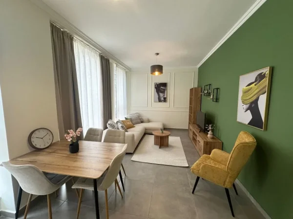Tirane, jepet me qera apartament 1+1+Aneks+Ballkon Kati 4, 75 m² 650 € (Jordan Misja)