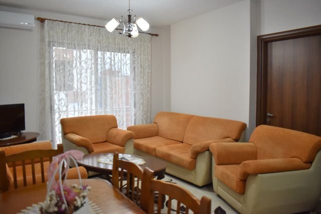 Tirane, jepet me qera apartament 2+1+Ballkon Kati 1, 70 m² 600 € (Prokuroria e Tiranes/Rr.Haxhi Hysen Dalliu)