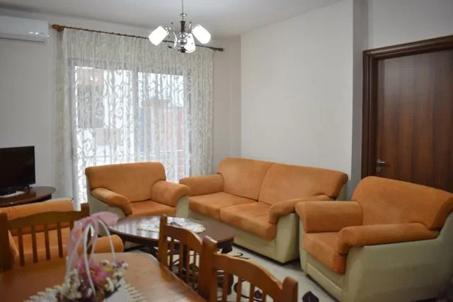 Tirane, jepet me qera apartament 2+1+Ballkon Kati 4, 70 m² 52,000Leke (Prokuroria e Tiranes/Rr.Haxhi Hysen Dalliu)