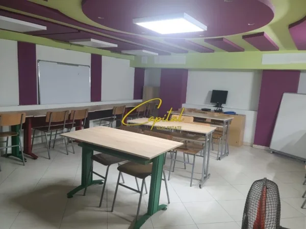 Tirane, jepet me qera ambjent biznesi Kati 0, 105 m² 600 € (ISH TREGU ELEKTRIK)