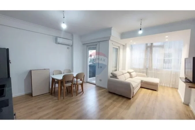 Tirane, shitet apartament 2+1 Kati 4, 89 m² 190.000 € (Brryli)