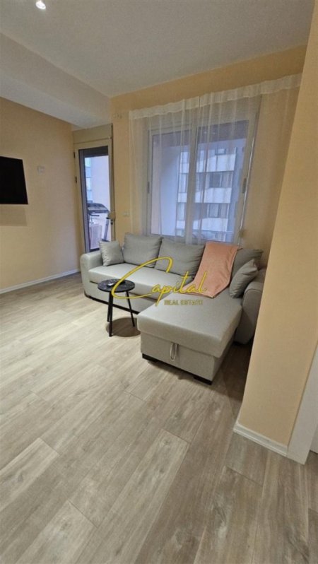 Tirane, jepet me qera apartament 1+1 Kati 4, 60 m² 800 € (ISH STACIONI TRENIT)