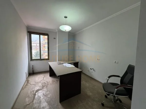 Tirane, shitet apartament 2+1 Kati 7, 103 m² 258.000 € (Rruga Muhamet Gjollesha)