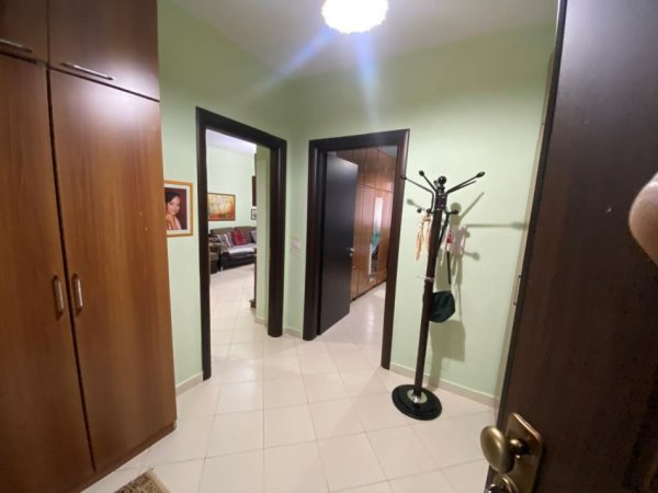 Tirane, jepet me qera apartament 1+1 Kati 2, 70 m² 400 €