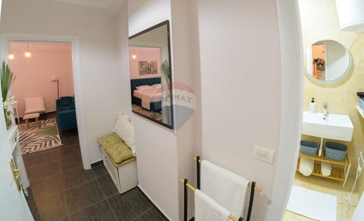 Tirane, shitet apartament 2+1 Kati 4, 95 m² 250.000 € (Rruga e Barrikadave)