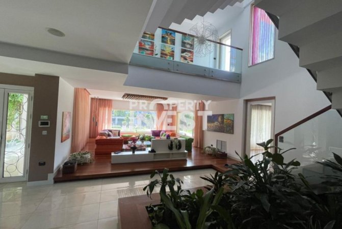 Tirane, jepet me qera Vile 2 Katshe , 1.500 m² 15.000 € (Teg)