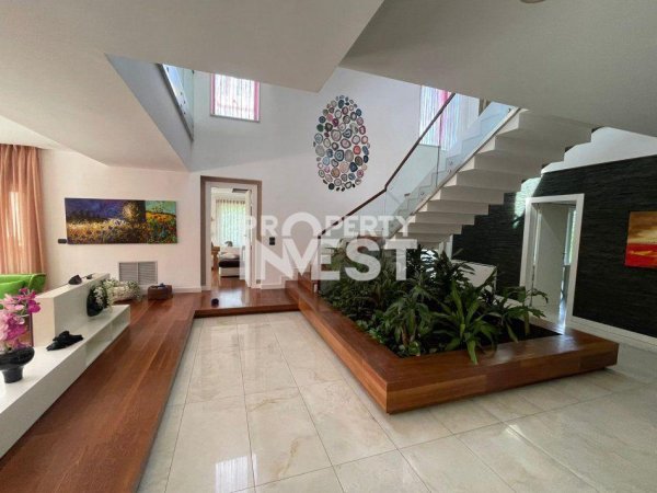 Tirane, jepet me qera Vile 2 Katshe , 1.500 m² 15.000 € (Teg)