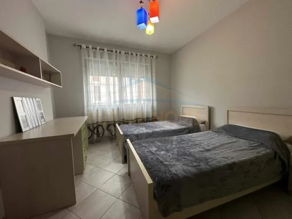Tirane, jepet me qera apartament 1+1 Kati 2, 64 m² 550 € (Mine Peza)