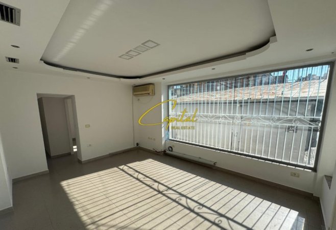 Tirane, jepet me qera zyre Kati 1, 100 m² 800 € (RRUGA MINE PEZA)