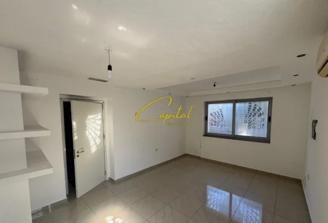 Tirane, jepet me qera zyre Kati 1, 100 m² 800 € (RRUGA MINE PEZA)