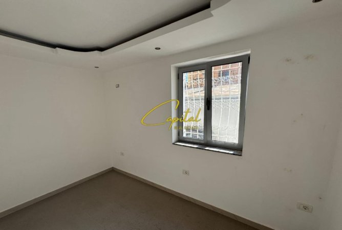 Tirane, jepet me qera zyre Kati 1, 100 m² 800 € (RRUGA MINE PEZA)