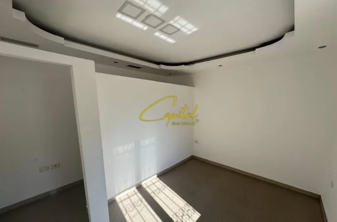 Tirane, jepet me qera zyre Kati 1, 100 m² 800 € (RRUGA MINE PEZA)