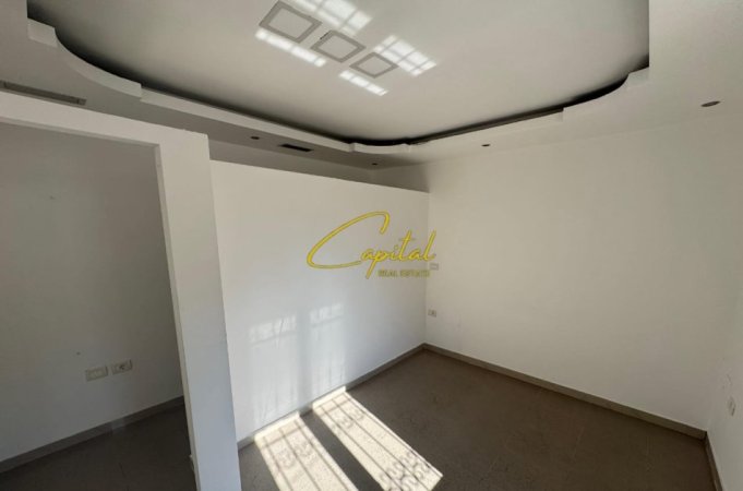 Tirane, jepet me qera zyre Kati 1, 100 m² 800 € (RRUGA MINE PEZA)