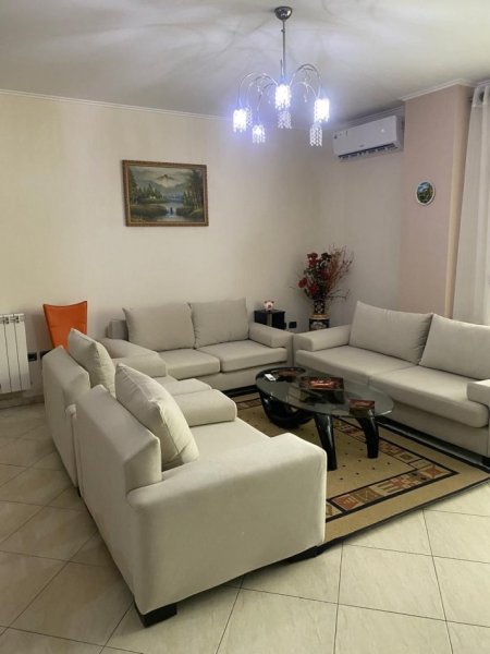 Tirane, jepet me qera apartament 2+1 Kati 8, 13 m² 1.000 € 