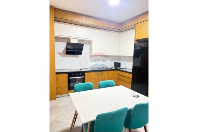 Tirane, shitet apartament 1+1 , 74 m² 136.000 € (green city)