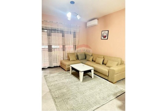 Tirane, shitet apartament 1+1 , 74 m² 136.000 € (green city)