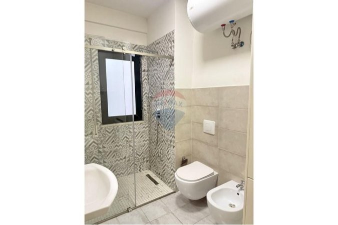 Tirane, shitet apartament 1+1 , 74 m² 136.000 € (green city)