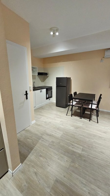 Tirane, jepet me qera apartament 1+1 Kati 4, 60 m² 800 € (Kompleksi Usluga)