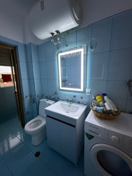 Tirane, jepet me qera apartament 2+1 Kati 5, 70 m² 600 € (Rruga Ali Demi)