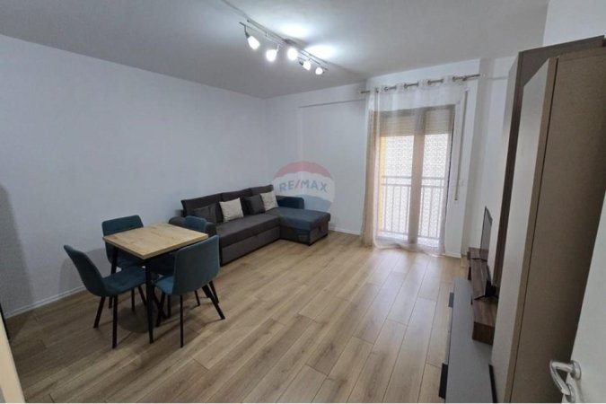 Tirane, jepet me qera apartament 1+1 , 65 m² 700 € (Shkolla e Baletit,)