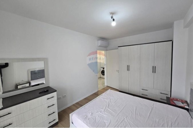 Tirane, jepet me qera apartament 1+1 , 65 m² 700 € (Shkolla e Baletit,)