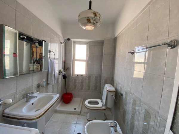 Durres, shitet apartament 2+1+Ballkon Kati 5, 79 m² 110.000 € (Qender Porti)