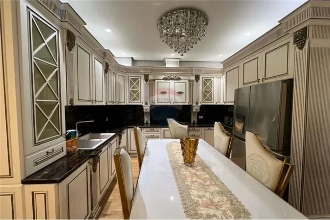 Tirane, jepet me qera apartament 3+1+Ballkon , 135 m² 1.400 € (kompleksi delijorgji)
