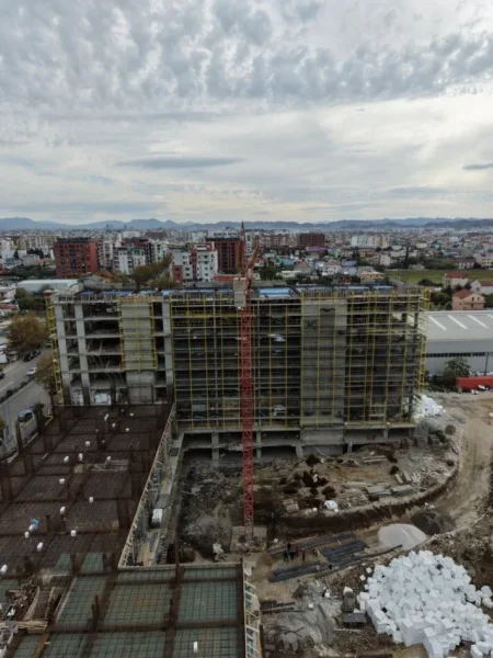 Tirane, shitet apartament 1+1 Kati 3, 64 m² 46.700 € (kamez)