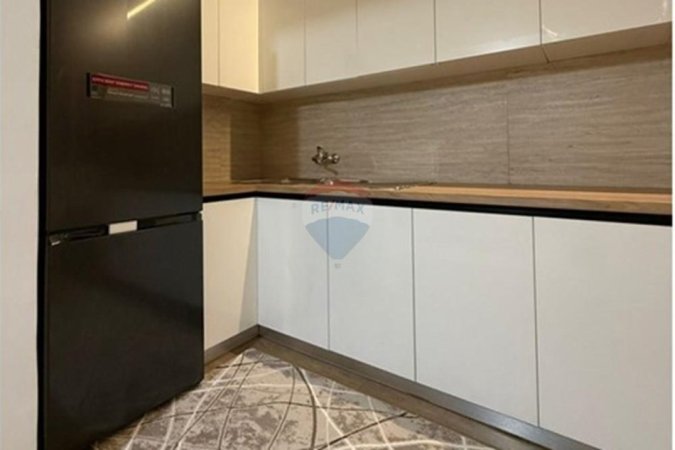 Tirane, jepet me qera apartament 2+1 , 70 m² 600 € (ali demi)