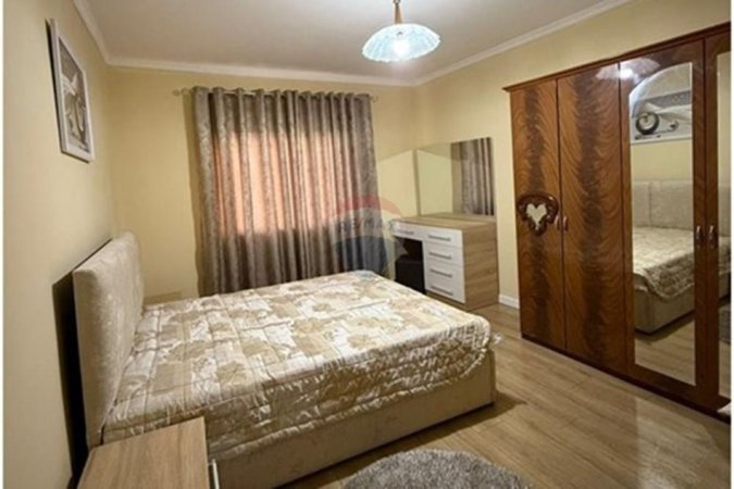 Tirane, jepet me qera apartament 2+1 , 70 m² 600 € (ali demi)