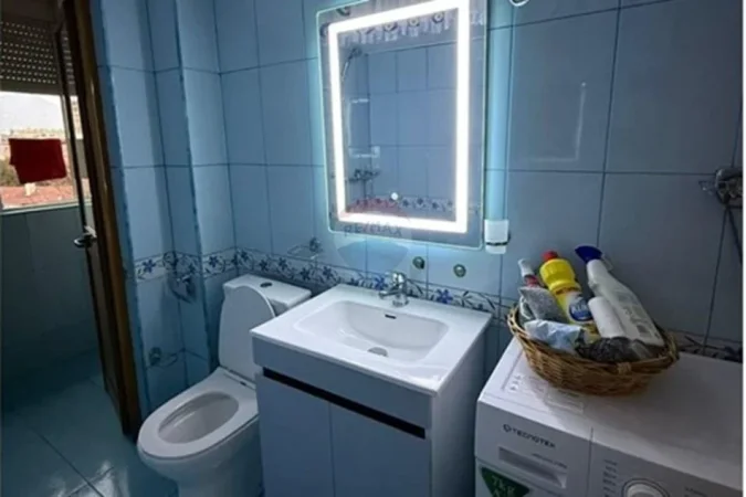 Tirane, jepet me qera apartament 2+1 , 70 m² 600 € (ali demi)