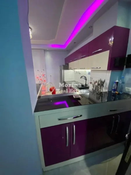 Tirane, jepet me qera apartament 2+1 Kati 3, 100 m² 450 € (Rruga Agon)