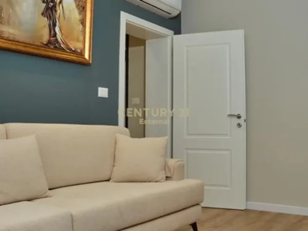 Tirane, jepet me qera apartament 1+1 Kati 5, 44 m² 750 € (blloku)