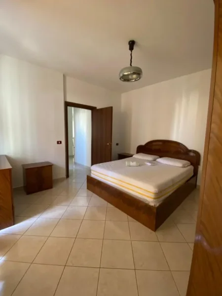 Tirane, jepet me qera 2+1 Kati 5, 104 m² 500 € (Astir)