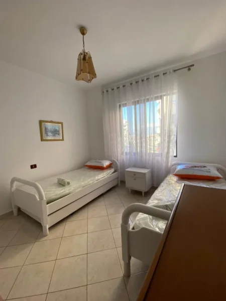 Tirane, jepet me qera 2+1 Kati 5, 104 m² 500 € (Astir)