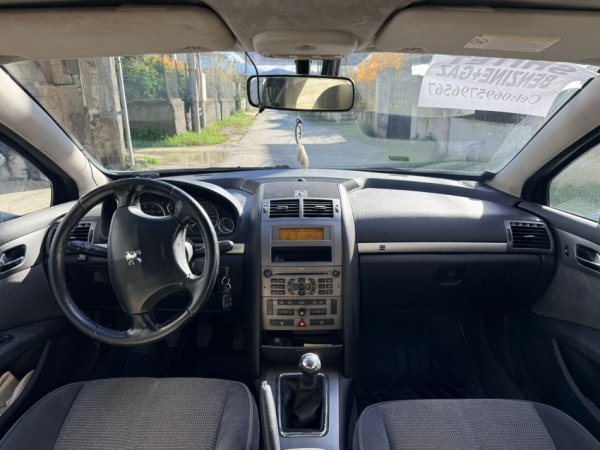 Berat, shitet makine Peugeot 407 Benzin+Gaz, gri metalizato manuale Klima 277 km 2.500 €
