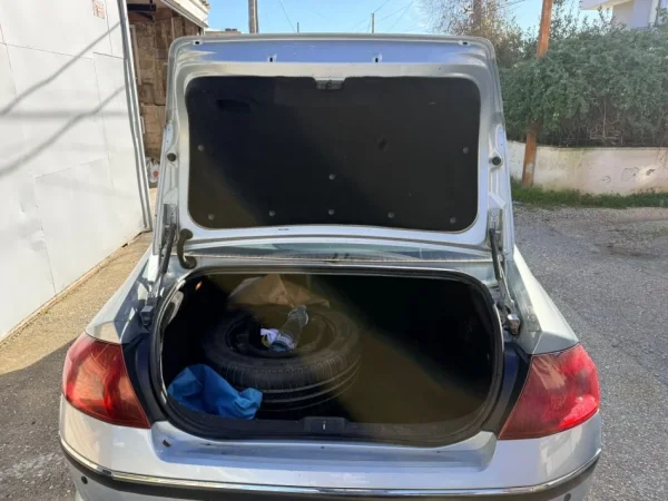 Berat, shitet makine Peugeot 407 Benzin+Gaz, gri metalizato manuale Klima 277 km 2.500 €