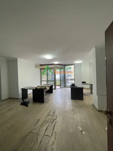 Tirane, shitet apartament 2+1+Ballkon Kati 2, 103 m² 258.000 € (Rruga Muhamed Gjollesha)