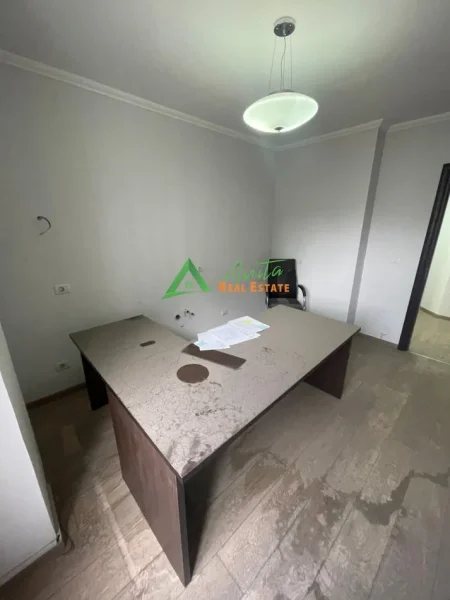 Tirane, shitet apartament 2+1+Ballkon Kati 2, 103 m² 258.000 € (Rruga Muhamed Gjollesha)