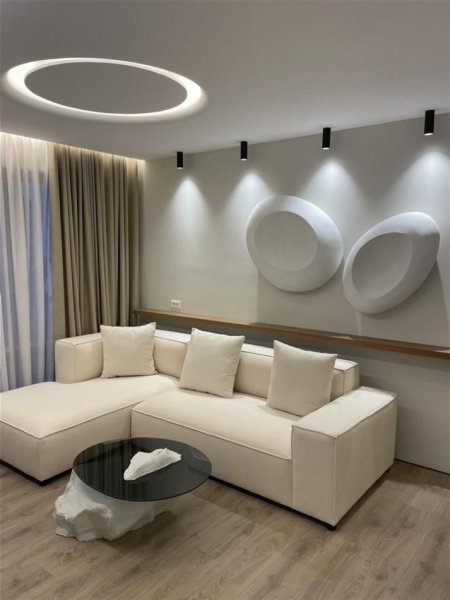 Tirane, jepet me qera apartament 1+1+Ballkon Kati 6, 65 m² 500 € (YZBERISHT)