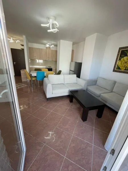 Tirane, shitet apartament 2+1 Kati 8, 189.000 € 
