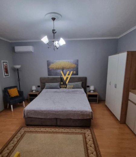 Tirane, jepet me qera apartament 1+1+Ballkon Kati 2, 75 m² 600 € (RRUGA PETRO NINI LUARASI)