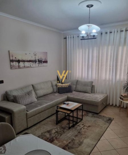 Tirane, jepet me qera apartament 1+1+Ballkon Kati 2, 75 m² 600 € (RRUGA PETRO NINI LUARASI)