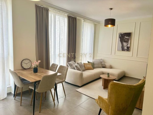 Tirane, jepet me qera apartament 1+1 Kati 1, 70 m² 650 € (Bulevardi Ri)